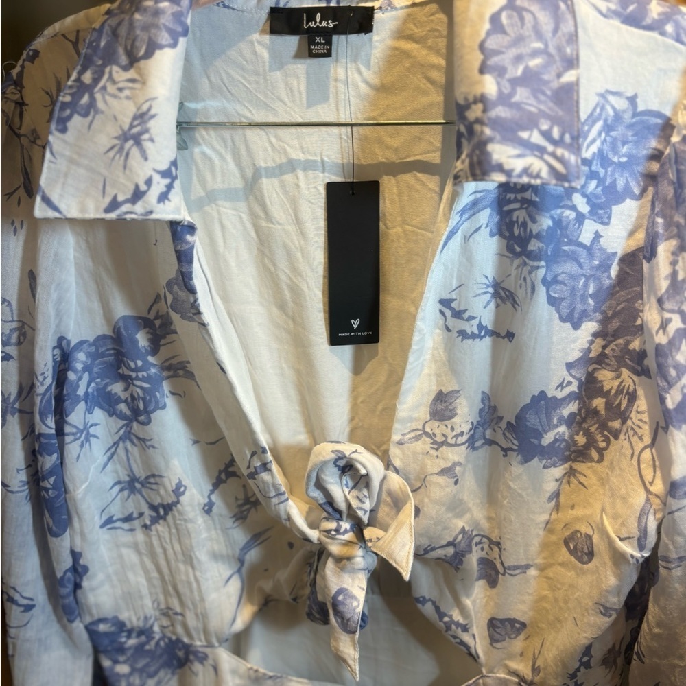 LulusFloral Blue and White Midi Dress NWT - Picture 4 of 7